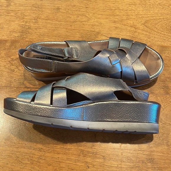 EARTH sandals size 10 - Picture 5 of 8